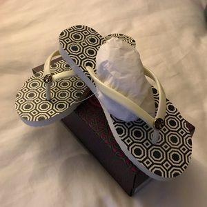 NWT! Tory Burch Thin Flip Flop Size 8